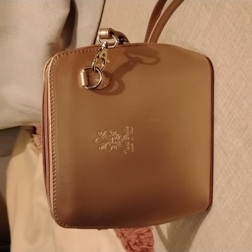 Vera Pelle Small Crossbody Bag. Trending Pale Pink. Removeable Shoulder Strap